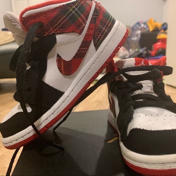 *SOLD* 9C Toddler - Air Jordan Mid 1 University - Picture 3 of 5